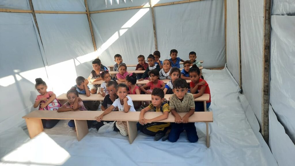 خطة شاملة لإنشاء 350 مدرسة ميدانية في غزة