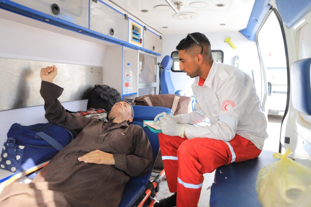 إجلاء مرضى ومرافقين للعلاج خارج غزة عبر معبر رفح