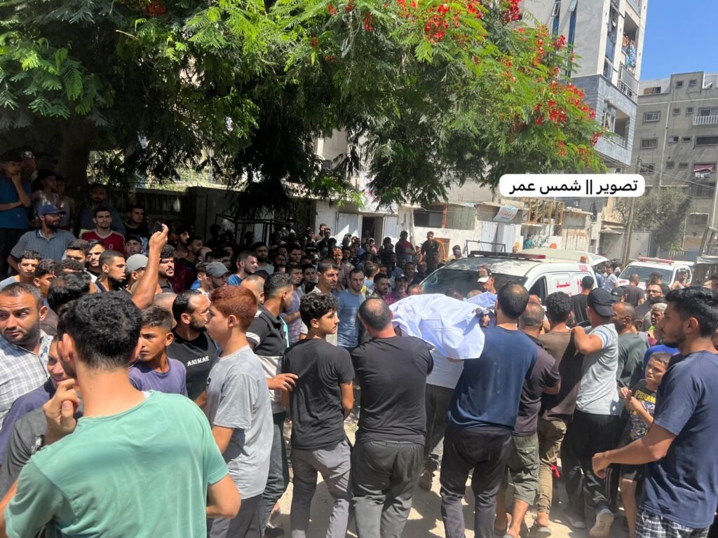 شهيدان جرّاء قصف طائرات الاحتلال مجموعة مواطنين غرب مدينة غزة