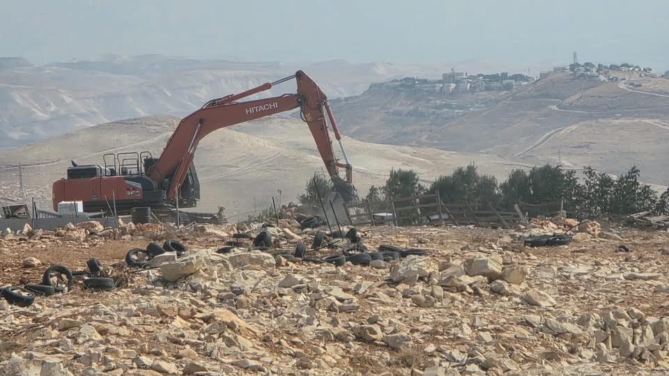 هدم وتجريف واسع في أراضي العيسوية شرق القدس